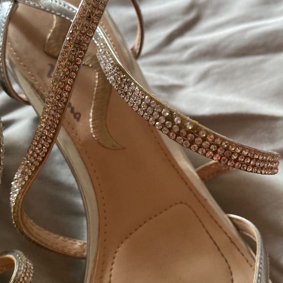 Silver sandals - Picture 4 of 11